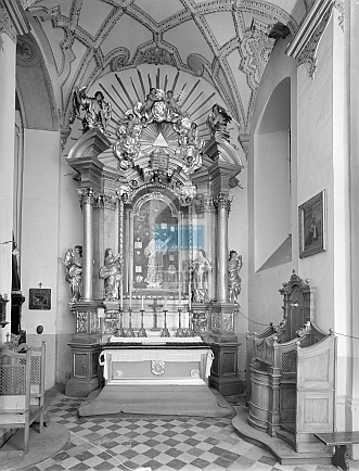 JC 030372b ŁOWICZ  Łowicz. Bazylika katedralna Wniebowzięcia Najświętszej Maryi Panny i Św. Mikołaja.jpg