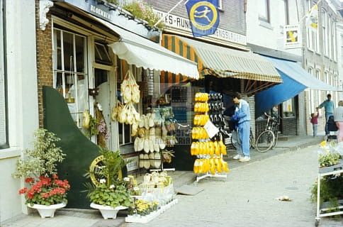 6ef637202af4e46415ed3b8e9acd5570